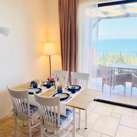 Sea Bay View * Topola
