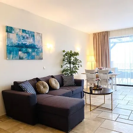 Sea Bay View *